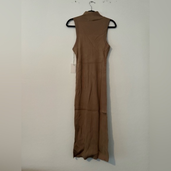 GOOD AMERICAN Pleated Sleeveless Rib Midi Dress - Picture 2 of 6